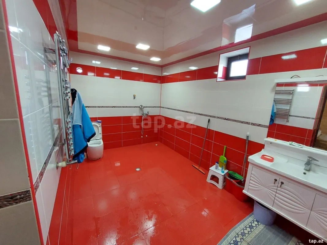 Satılır 7 otaqlı həyət evi