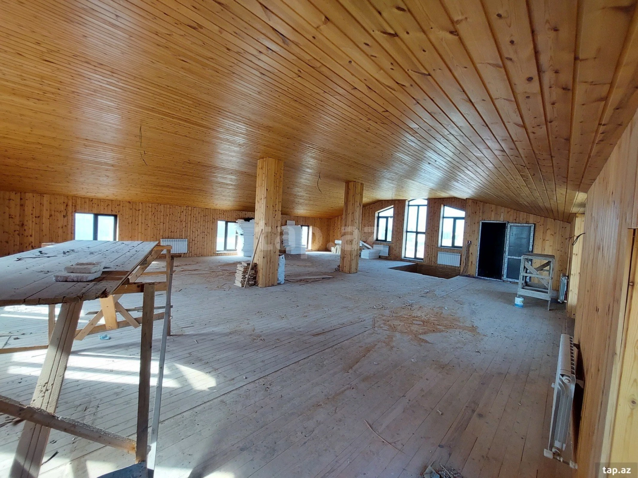 Satılır 7 otaqlı həyət evi