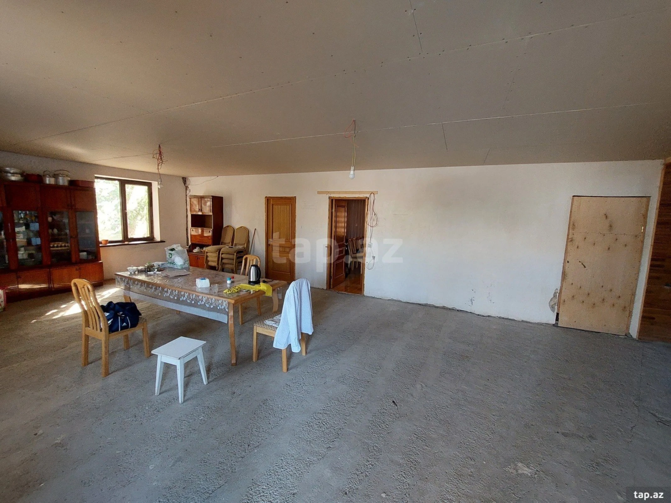 Satılır 7 otaqlı həyət evi