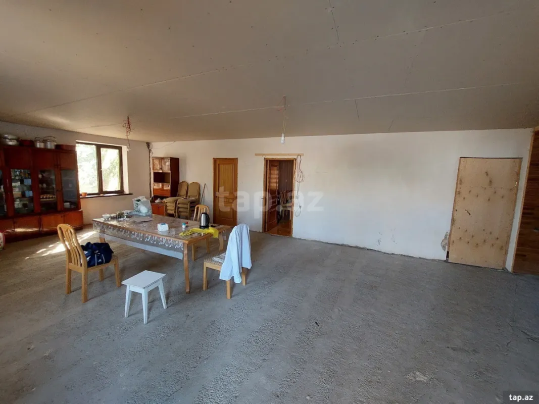 Satılır 7 otaqlı həyət evi