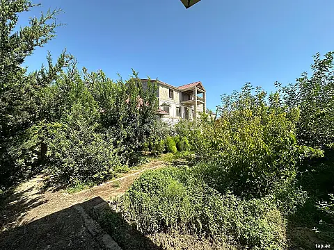 Satılır 7 otaqlı həyət evi