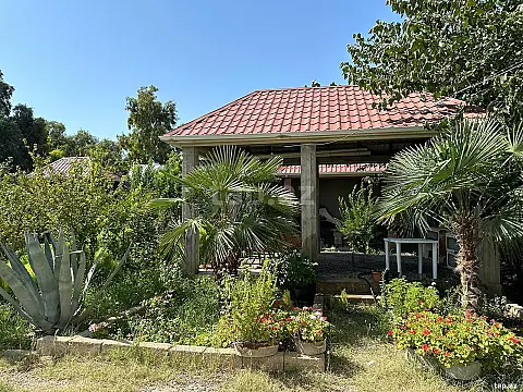 Satılır 7 otaqlı həyət evi