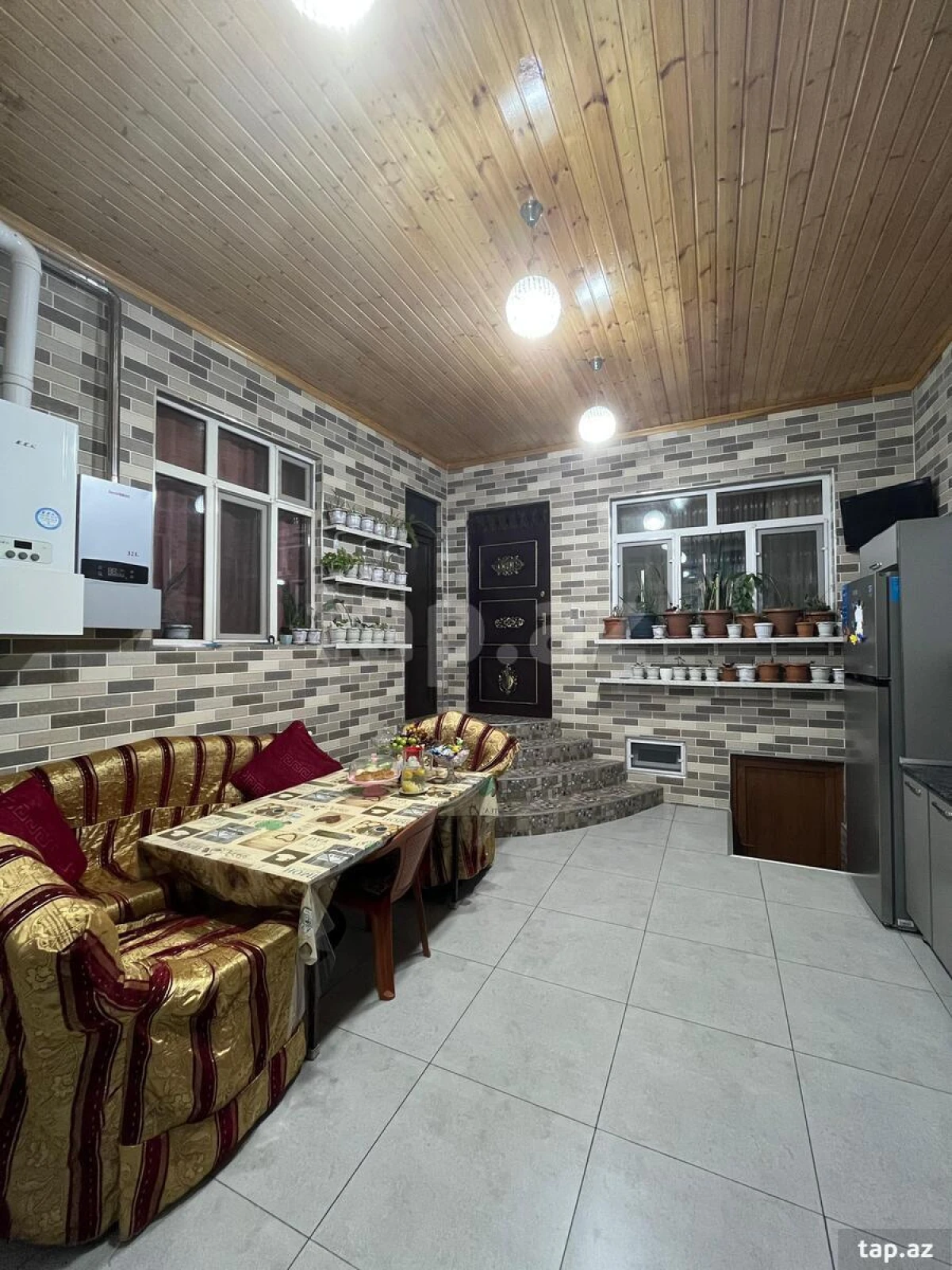 Satılır 5 otaqlı həyət evi