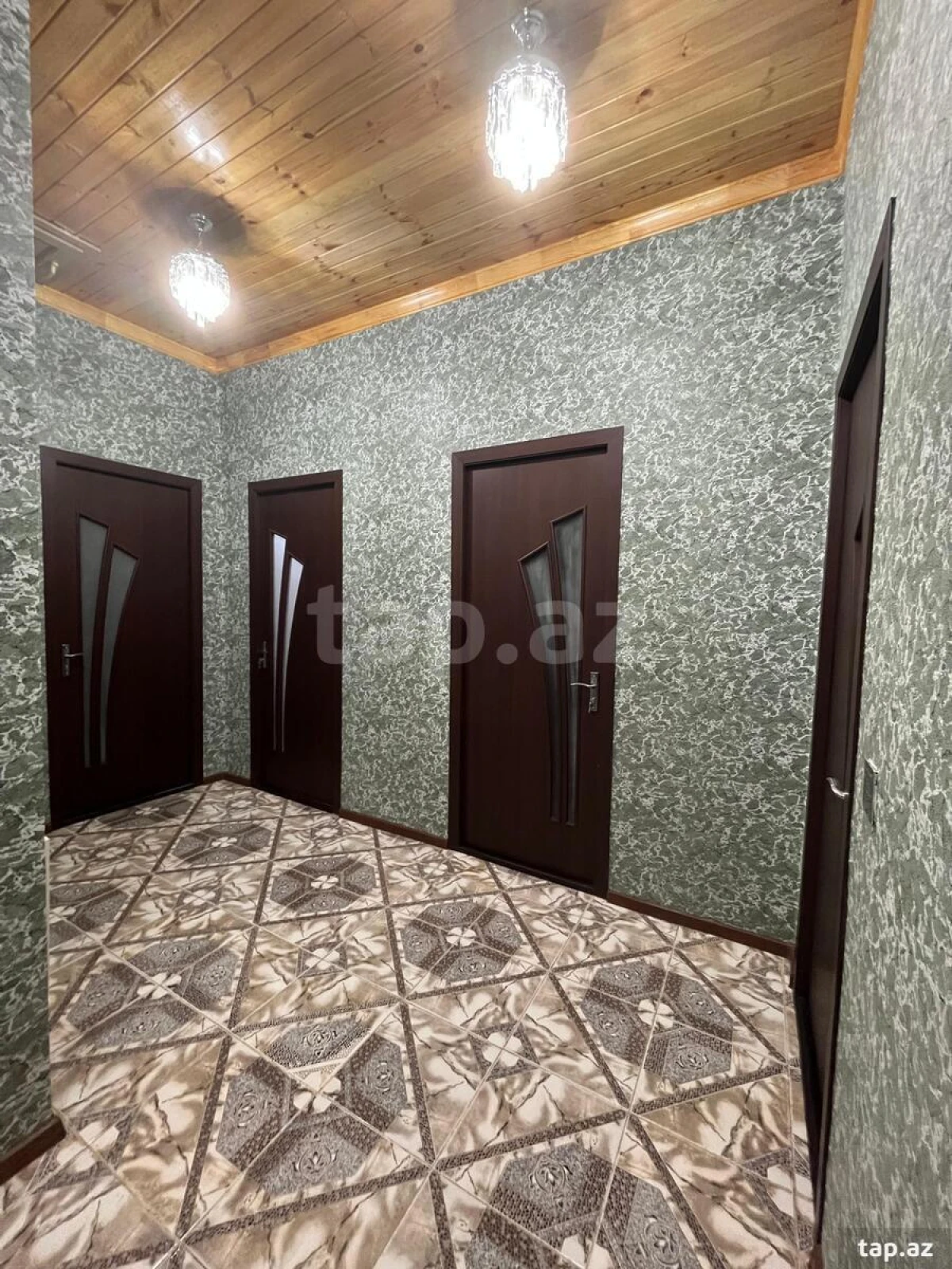 Satılır 5 otaqlı həyət evi