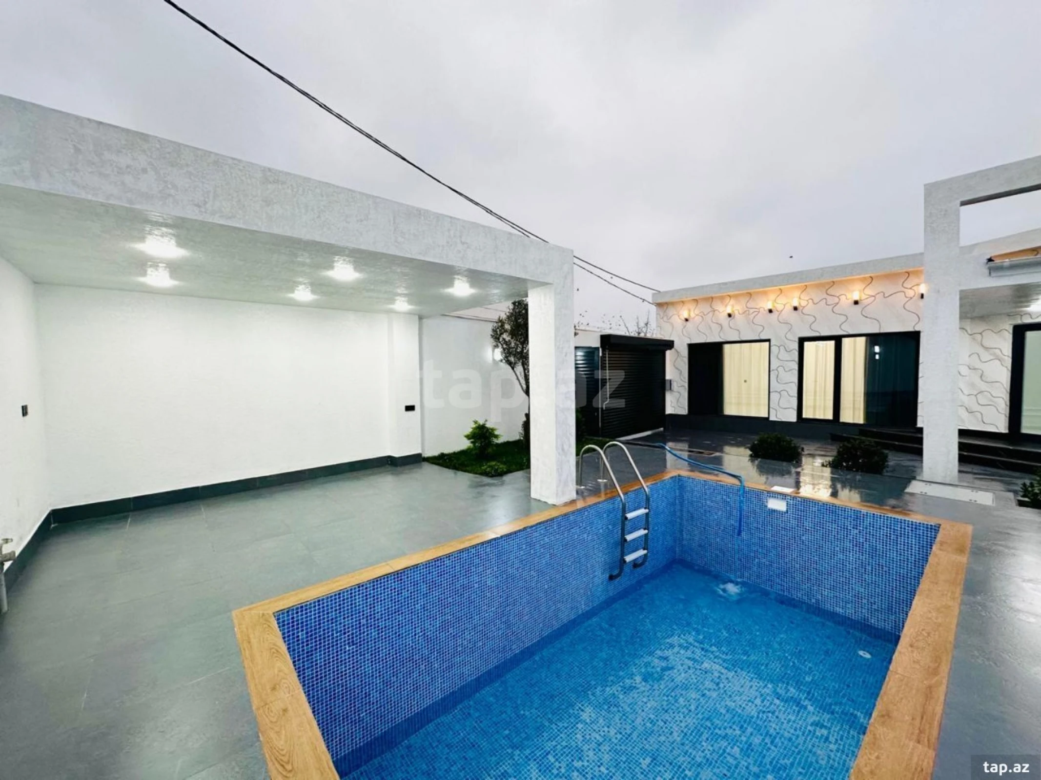 Satılır 4 otaqlı həyət evi 160 m²