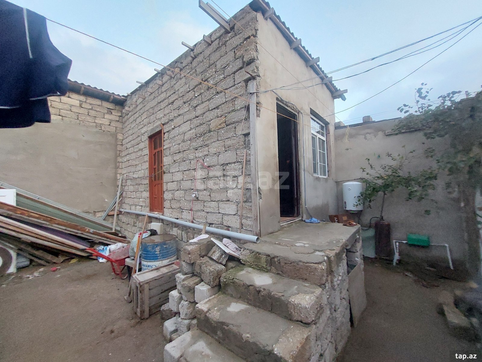 Satılır 2 otaqlı həyət evi 110 m²