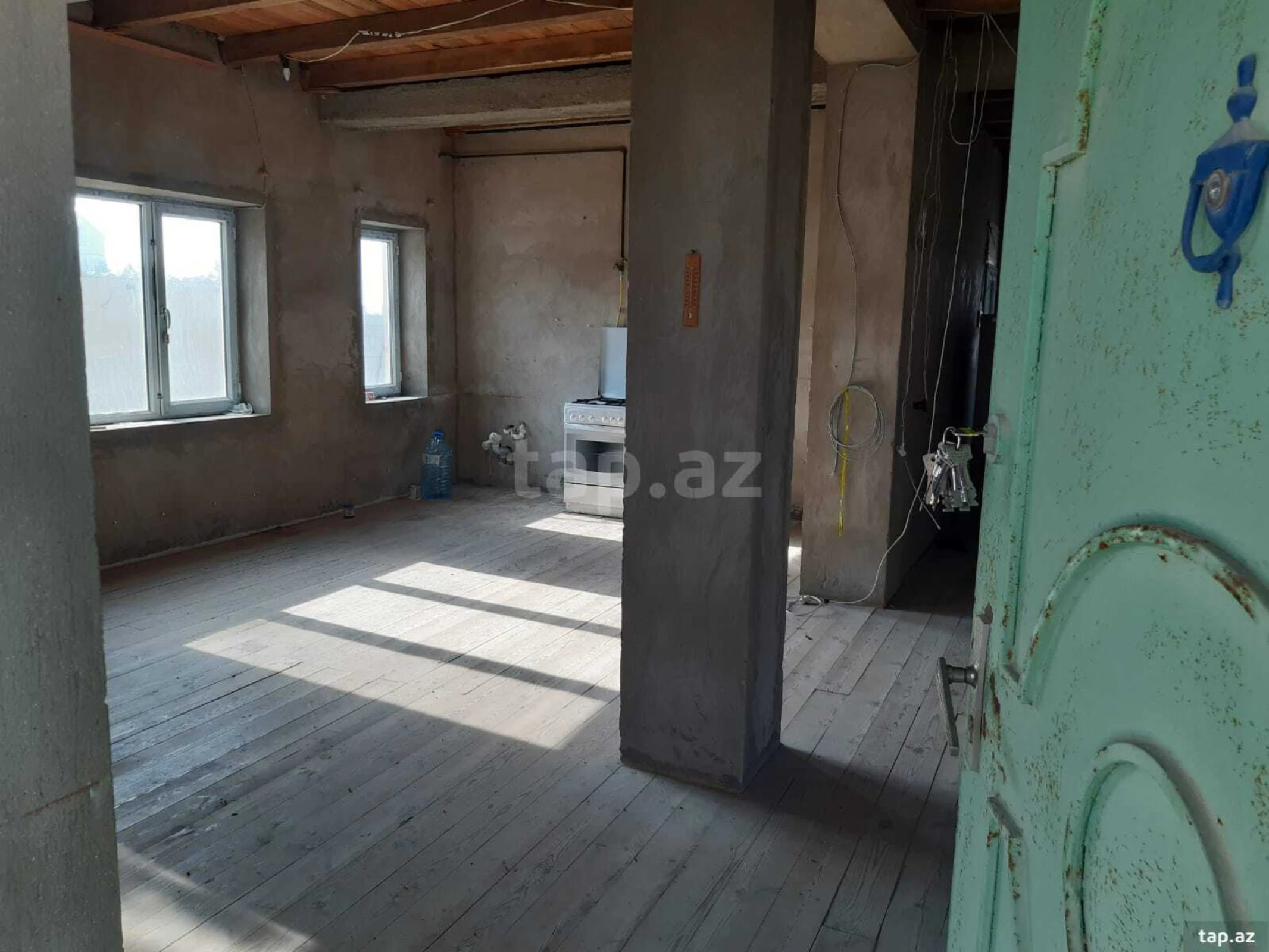 Satılır 4 otaqlı həyət evi