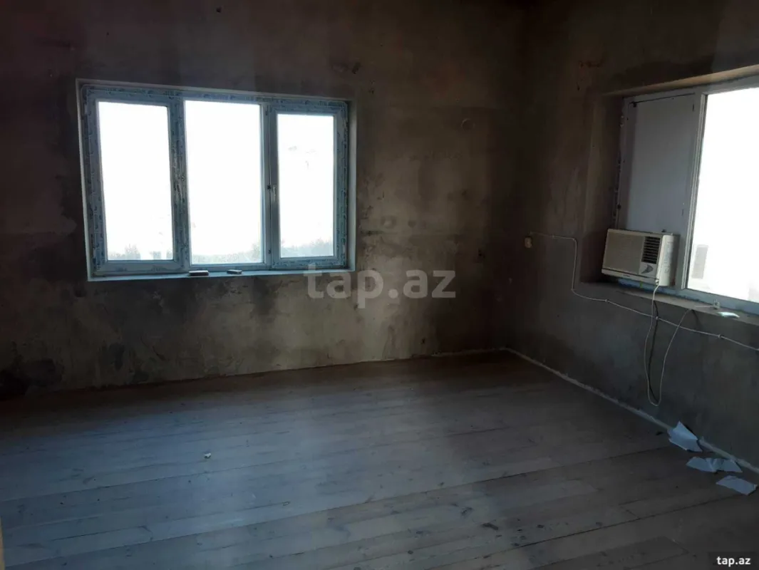 Satılır 4 otaqlı həyət evi