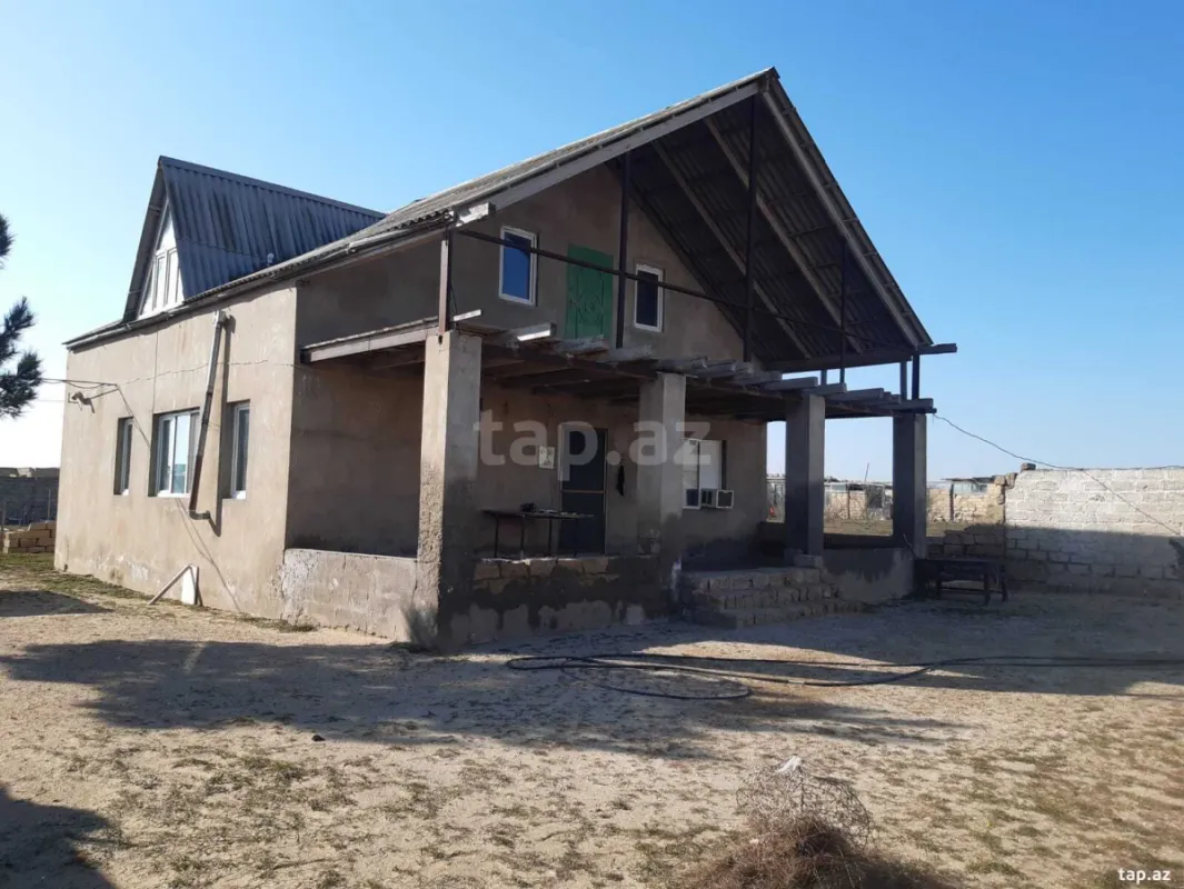 Satılır 4 otaqlı həyət evi