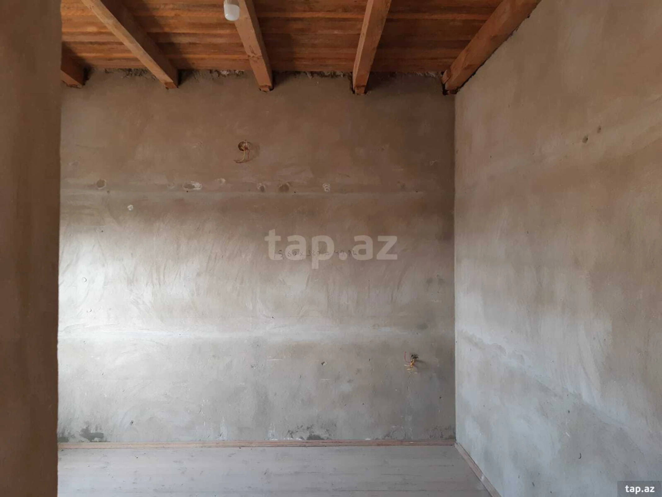 Satılır 4 otaqlı həyət evi