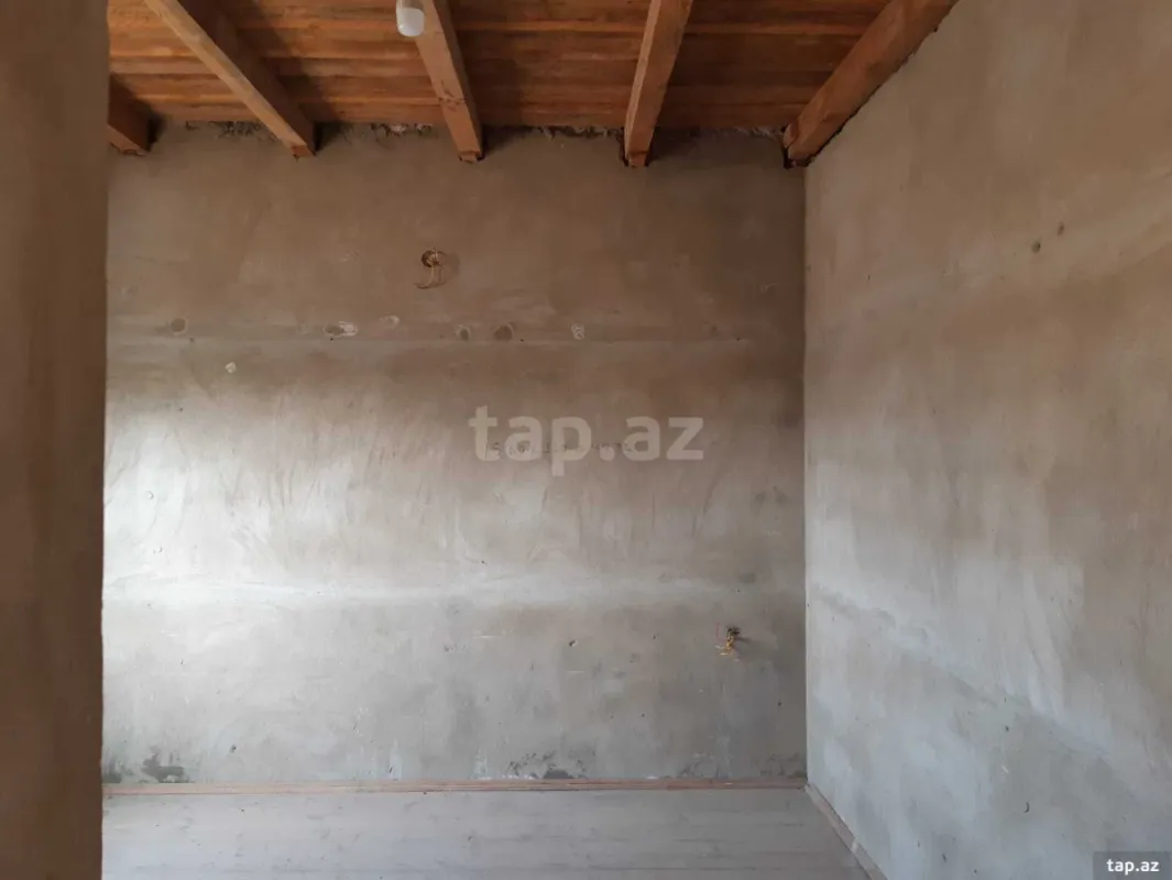 Satılır 4 otaqlı həyət evi