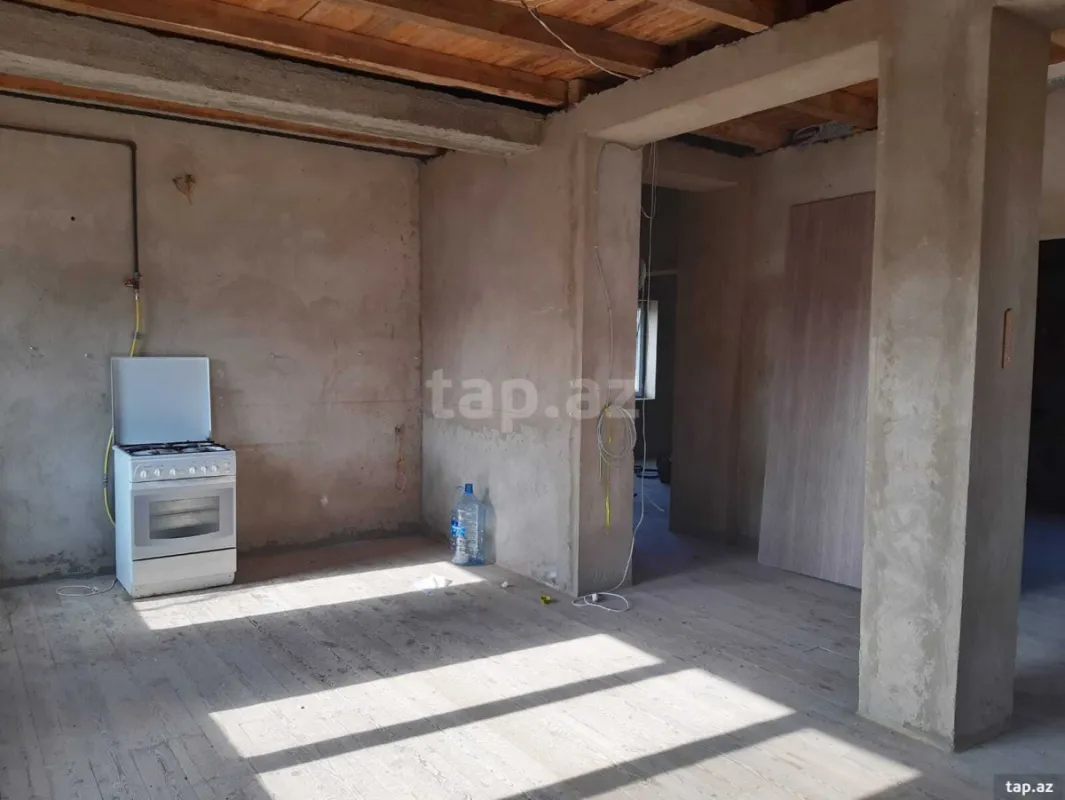 Satılır 4 otaqlı həyət evi