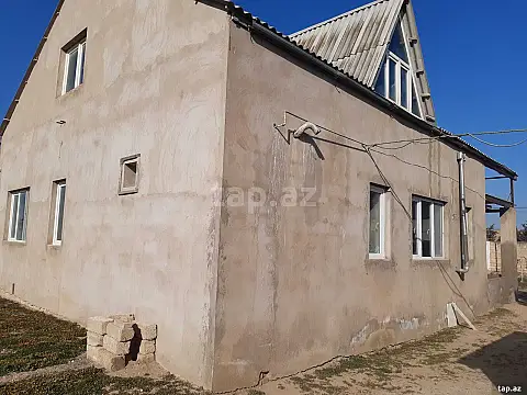 Satılır 4 otaqlı həyət evi