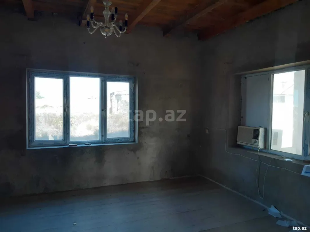 Satılır 4 otaqlı həyət evi