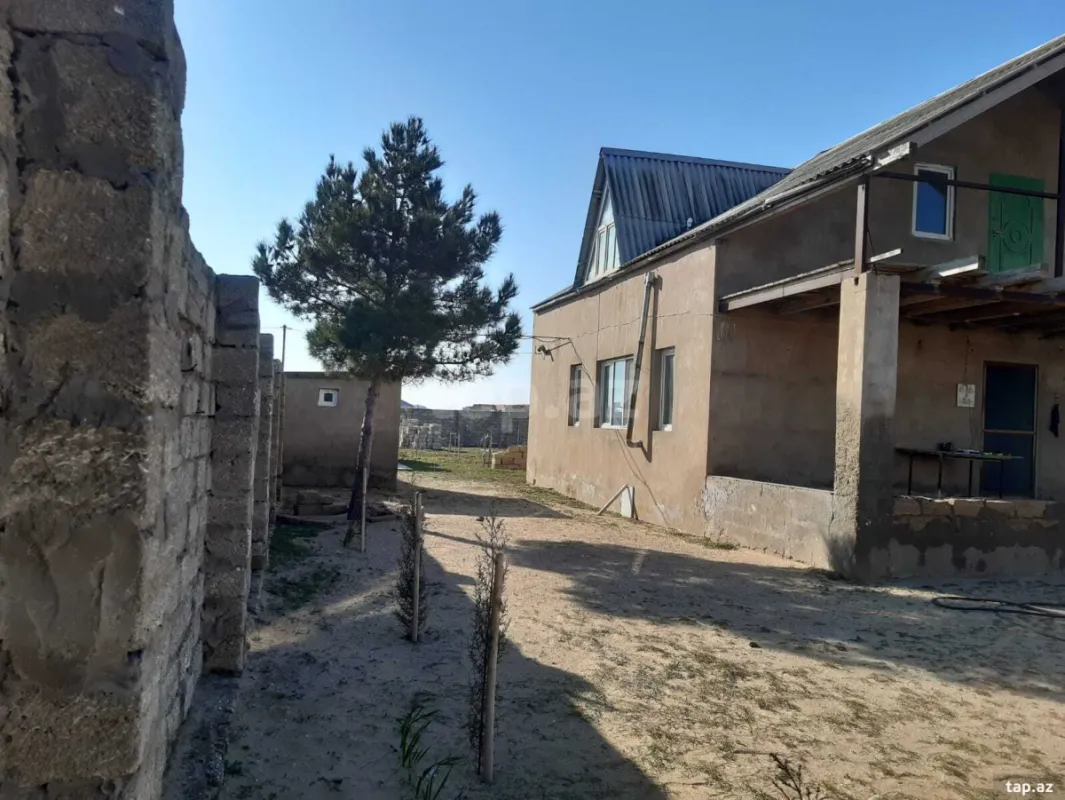 Satılır 4 otaqlı həyət evi