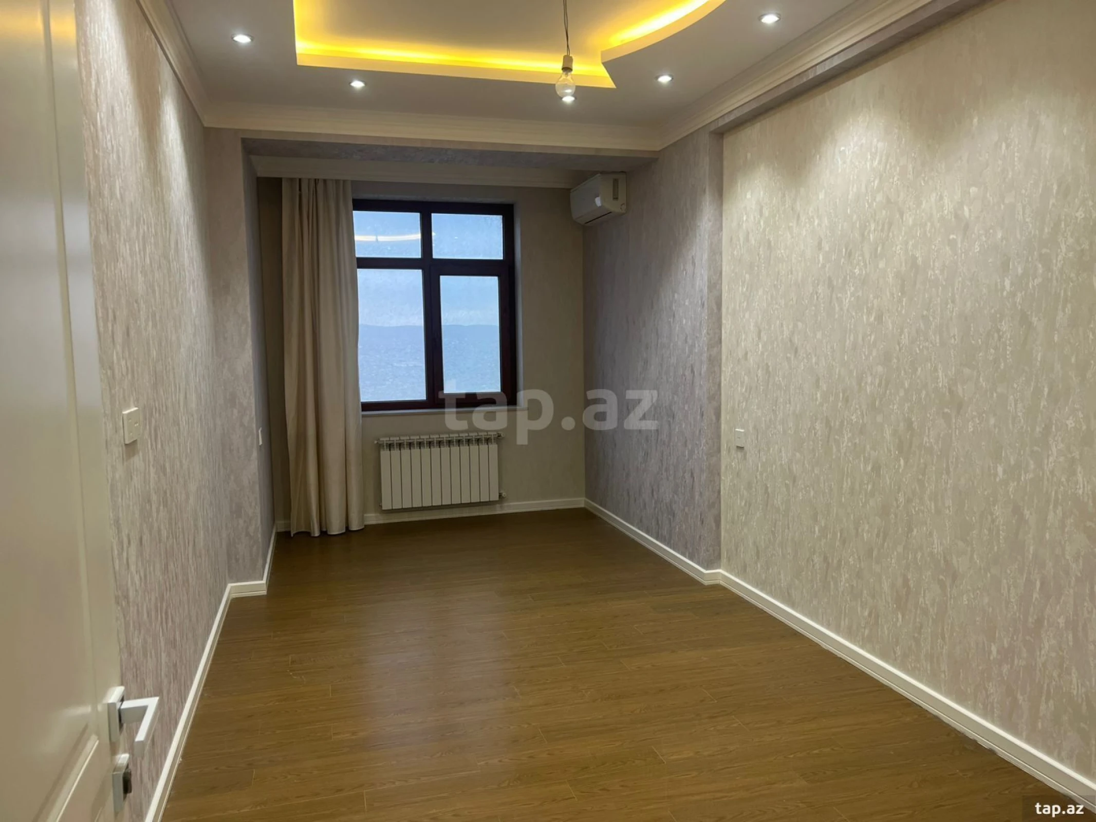 Satılır 3 otaqlı yeni tikili 155 m²
