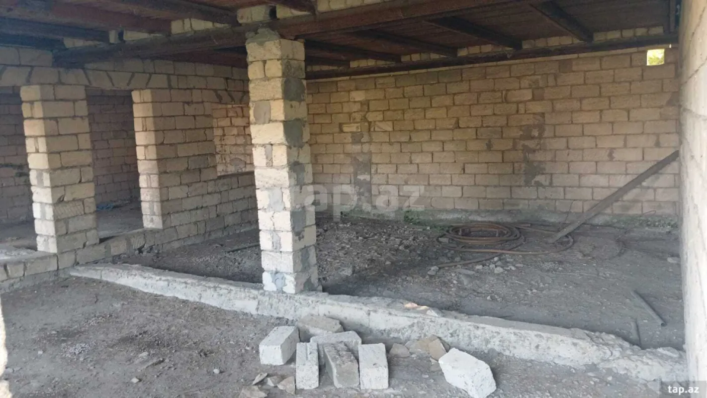 Satılır 5 otaqlı həyət evi