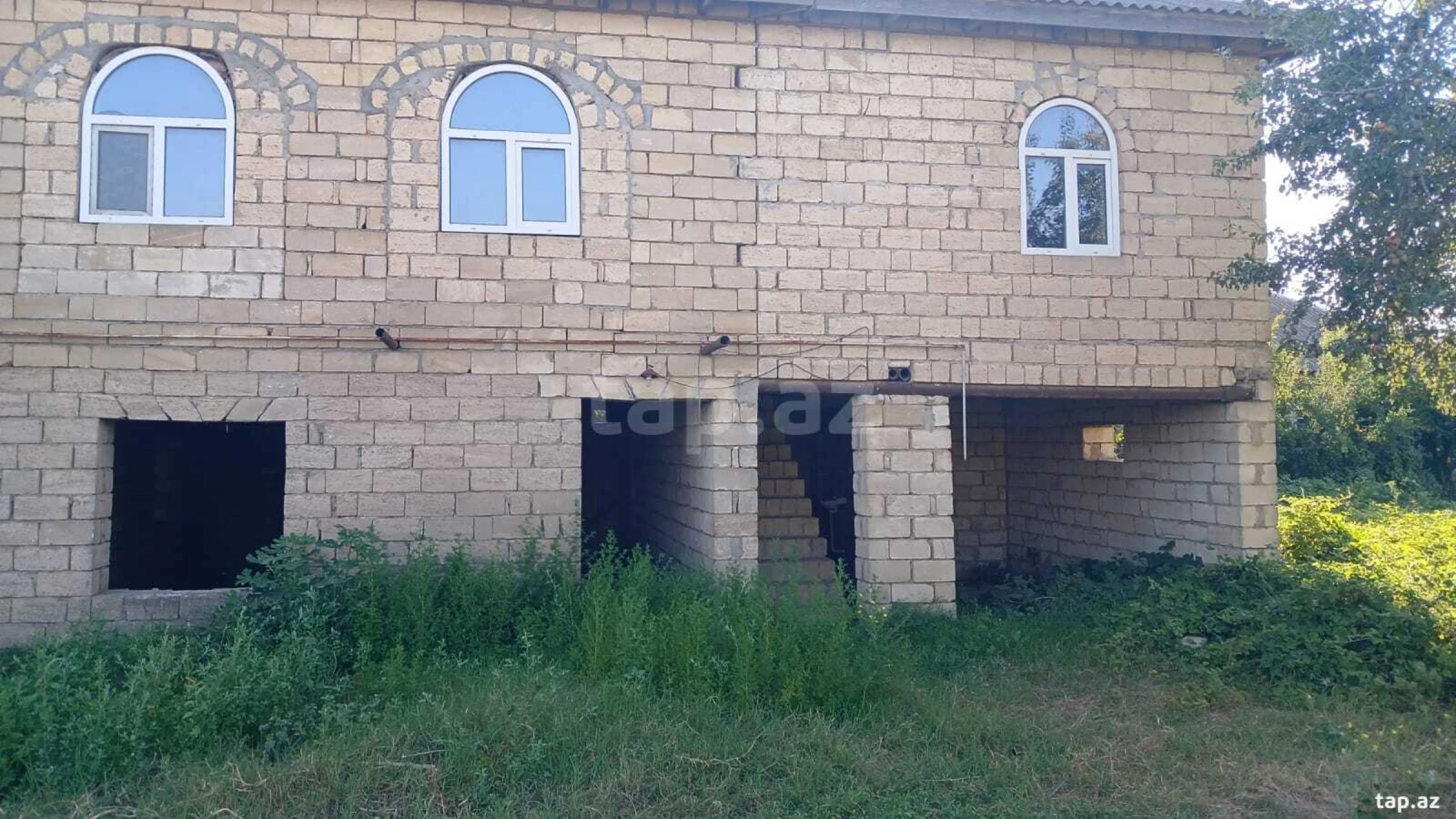 Satılır 5 otaqlı həyət evi