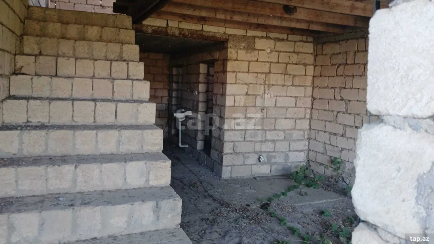 Satılır 5 otaqlı həyət evi