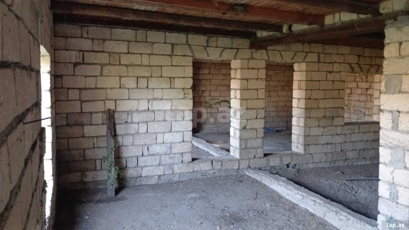 Satılır 5 otaqlı həyət evi