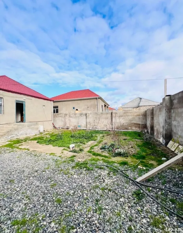 Satılır 3 otaqlı həyət evi