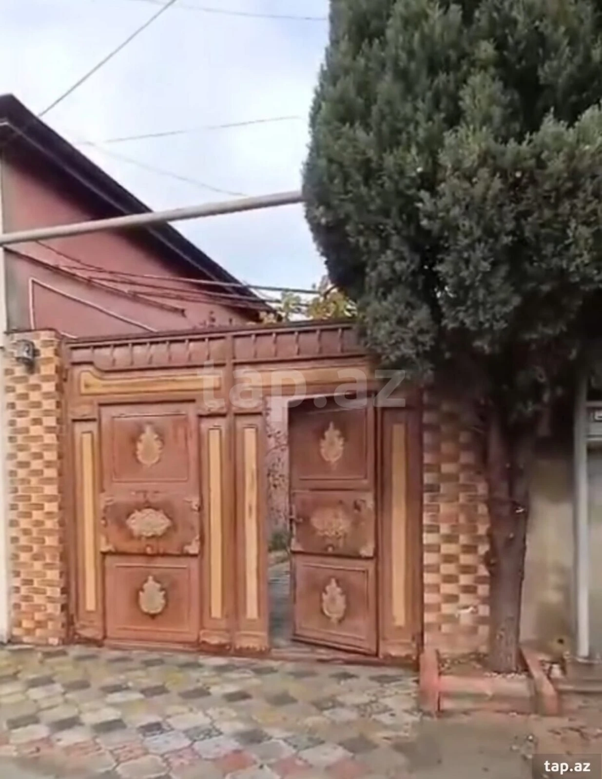 Satılır 3 otaqlı həyət evi 2600 m²