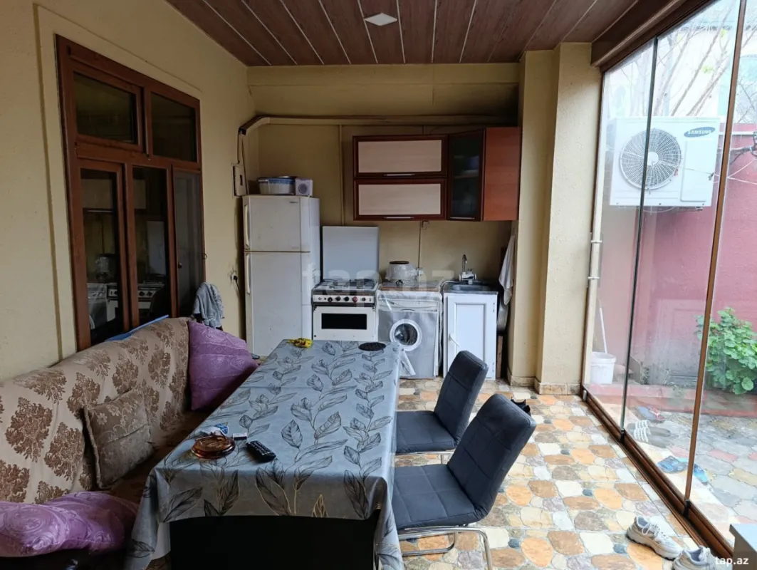 Satılır 3 otaqlı həyət evi 2600 m²