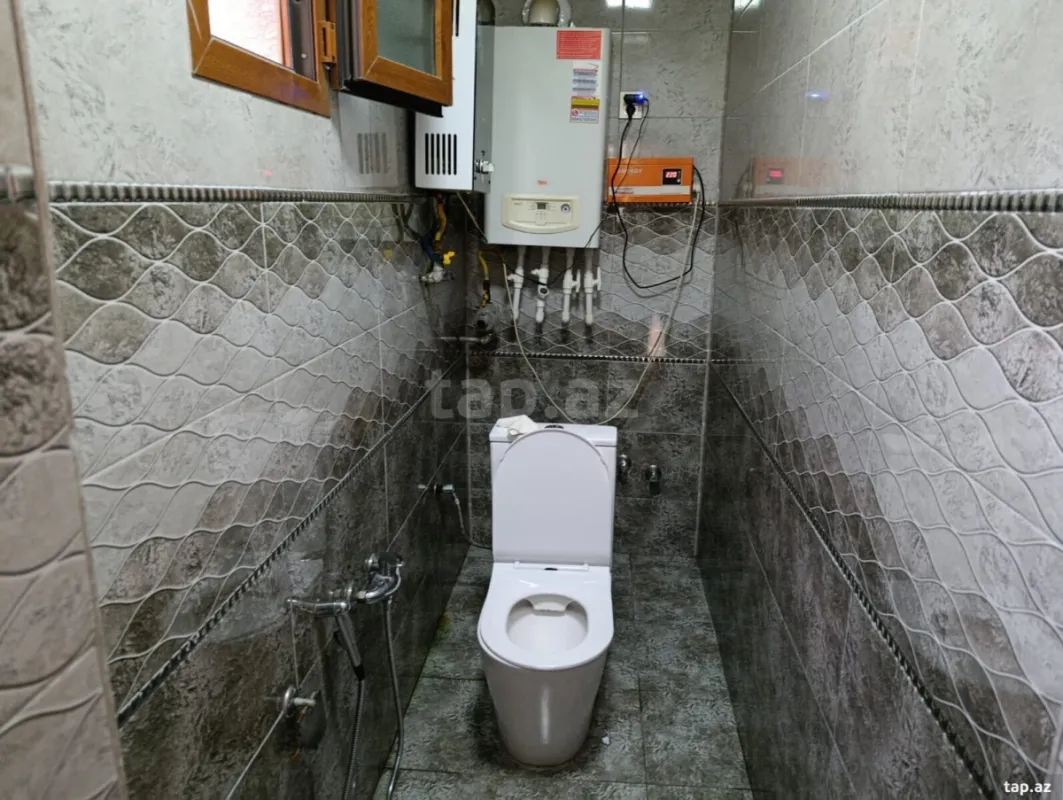 Satılır 3 otaqlı həyət evi 2600 m²