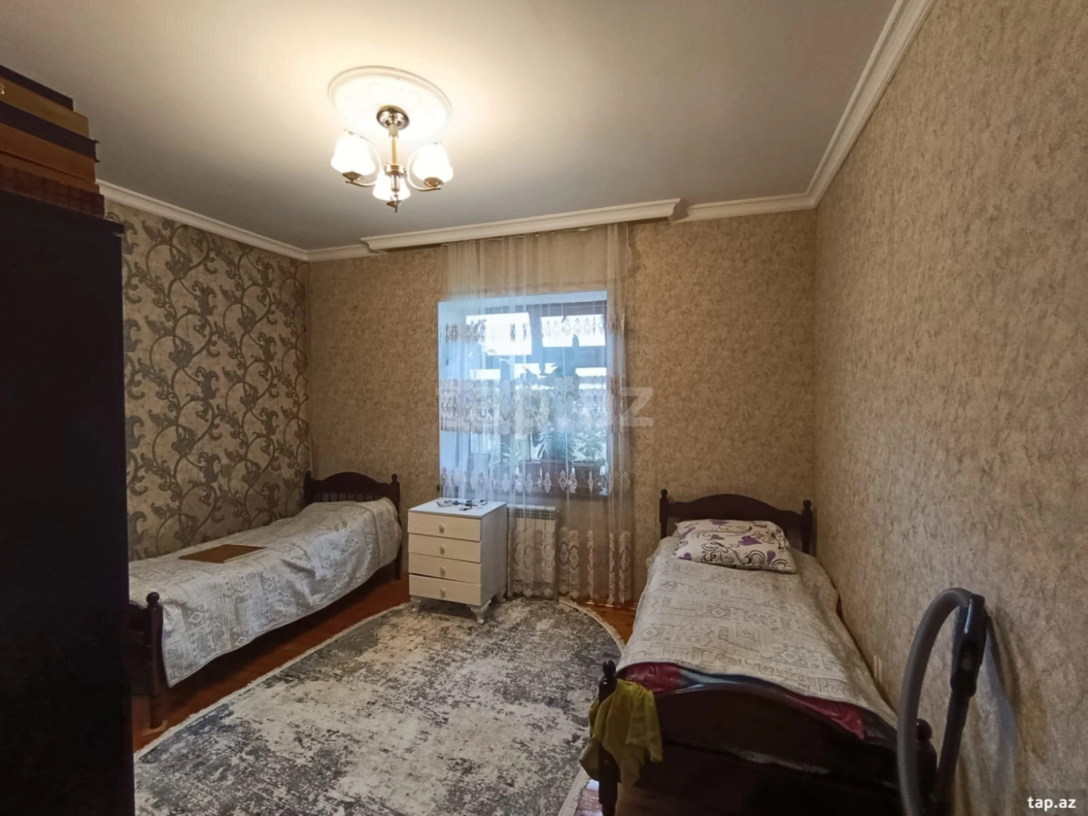 Satılır 3 otaqlı həyət evi 2600 m²