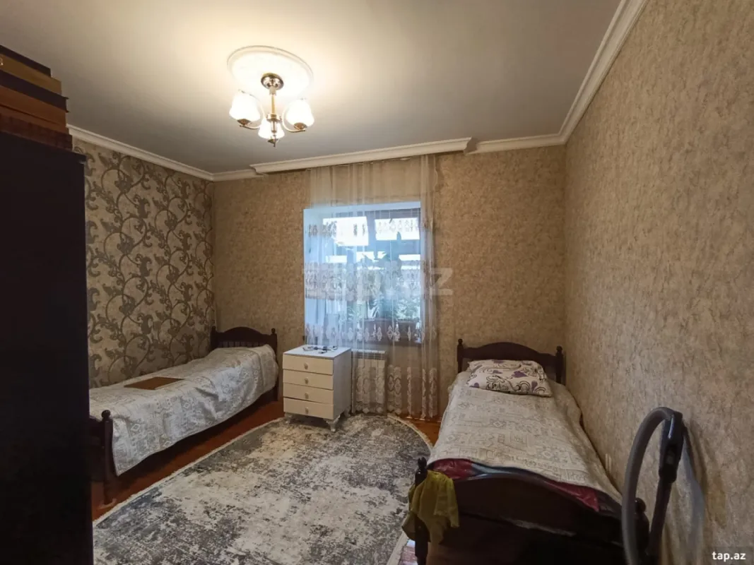 Satılır 3 otaqlı həyət evi 2600 m²