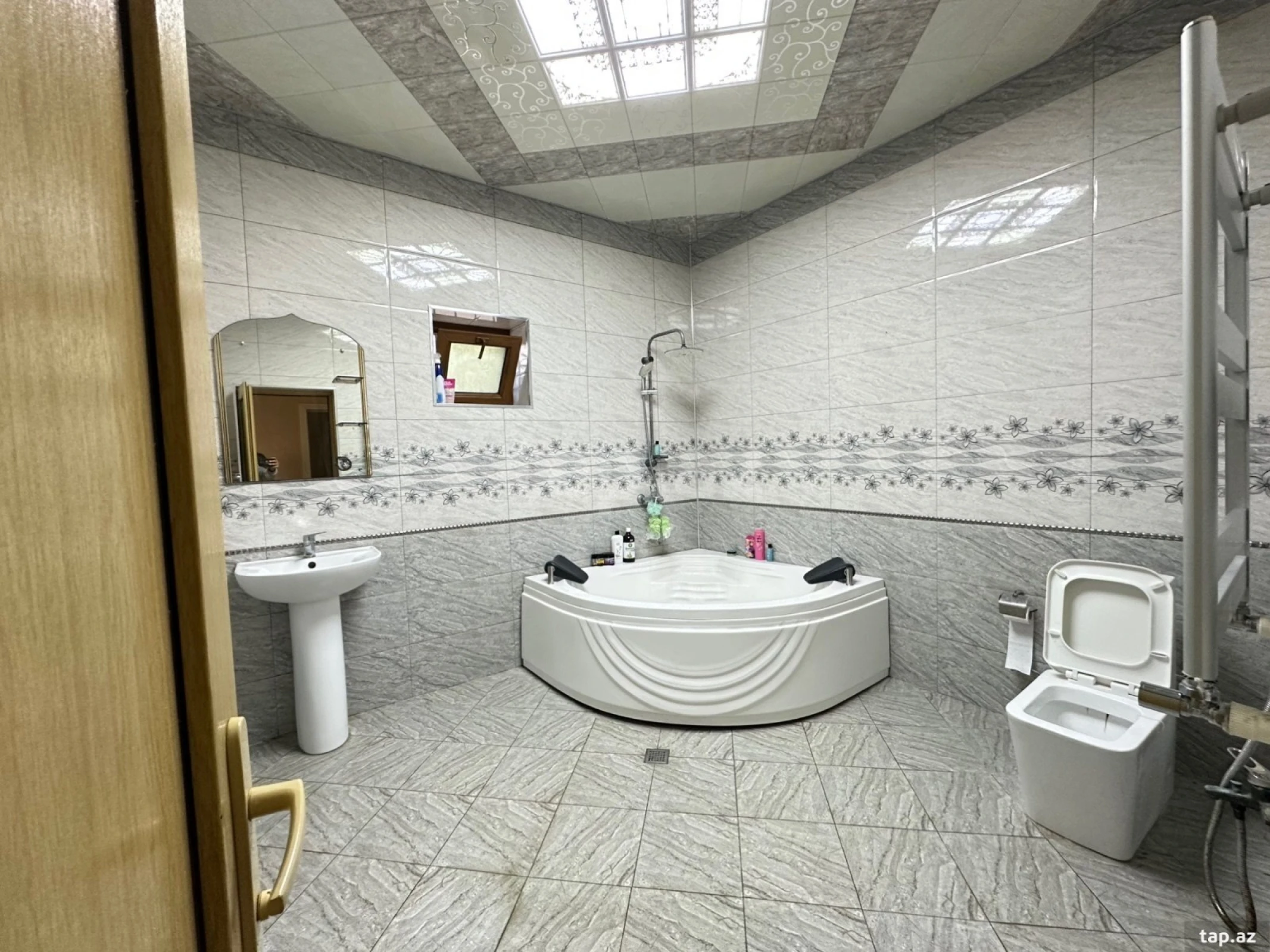 Satılır 4 otaqlı həyət evi 160 m²