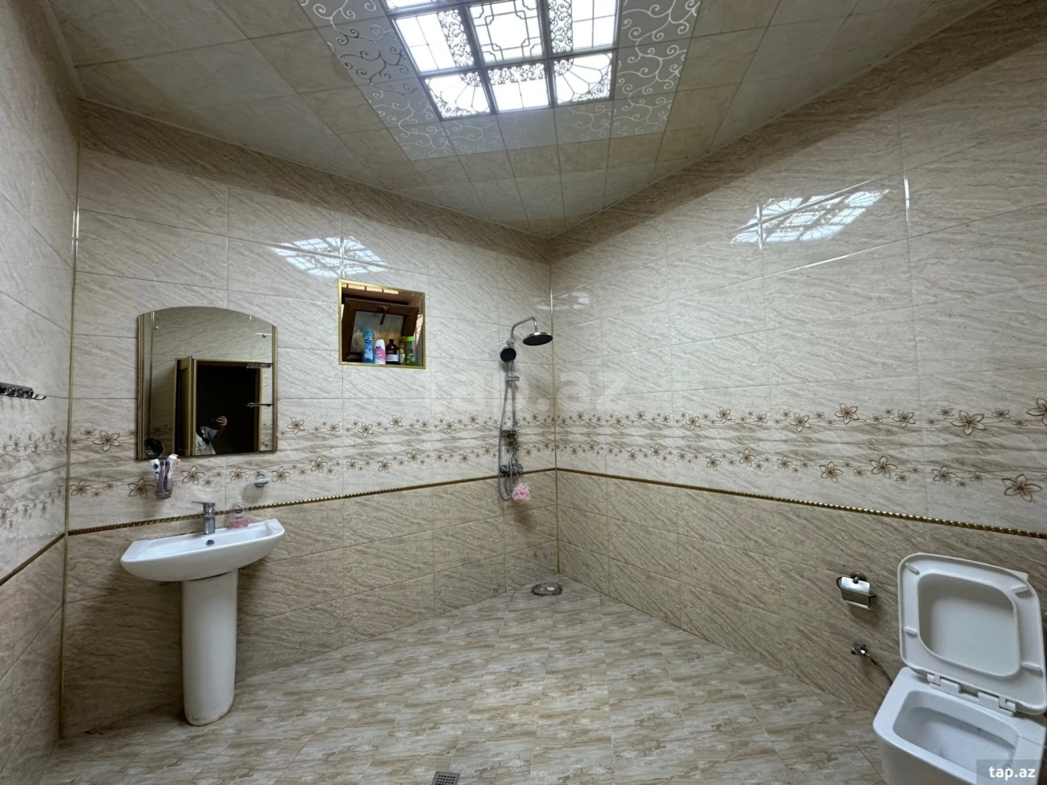 Satılır 4 otaqlı həyət evi 160 m²