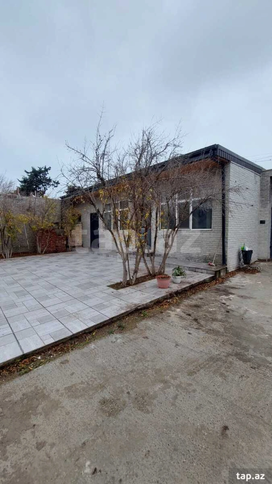 Satılır 8 otaqlı həyət evi 528 m²