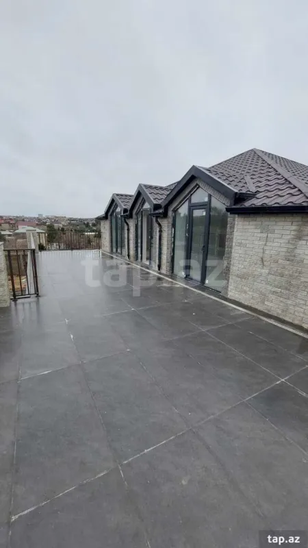 Satılır 8 otaqlı həyət evi 528 m²