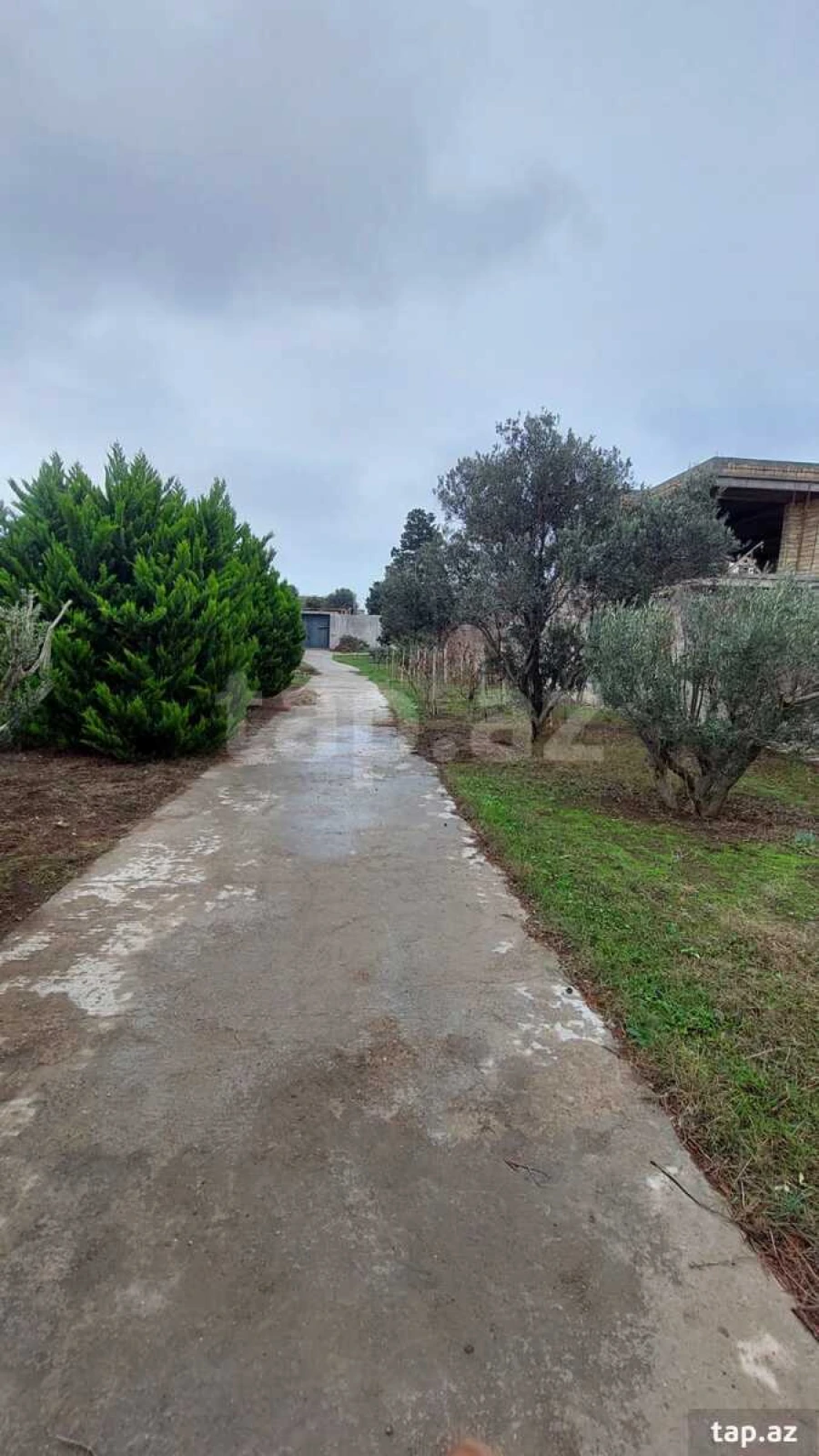 Satılır 8 otaqlı həyət evi 528 m²