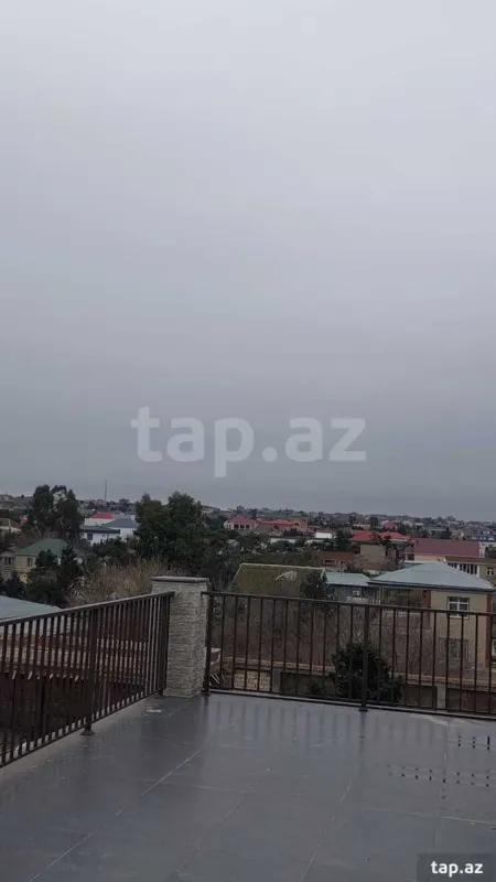 Satılır 8 otaqlı həyət evi 528 m²