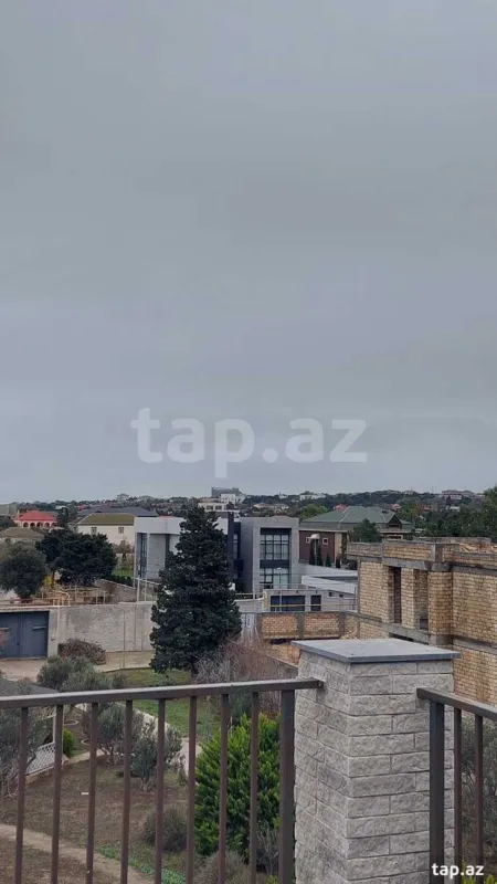 Satılır 8 otaqlı həyət evi 528 m²