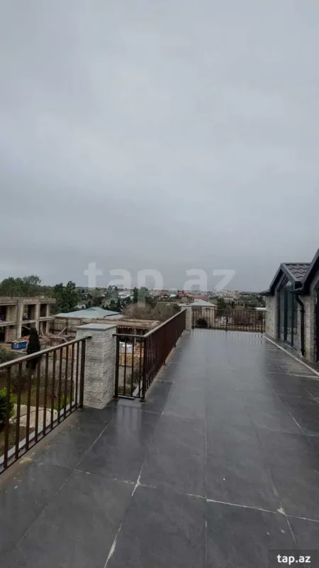 Satılır 8 otaqlı həyət evi 528 m²
