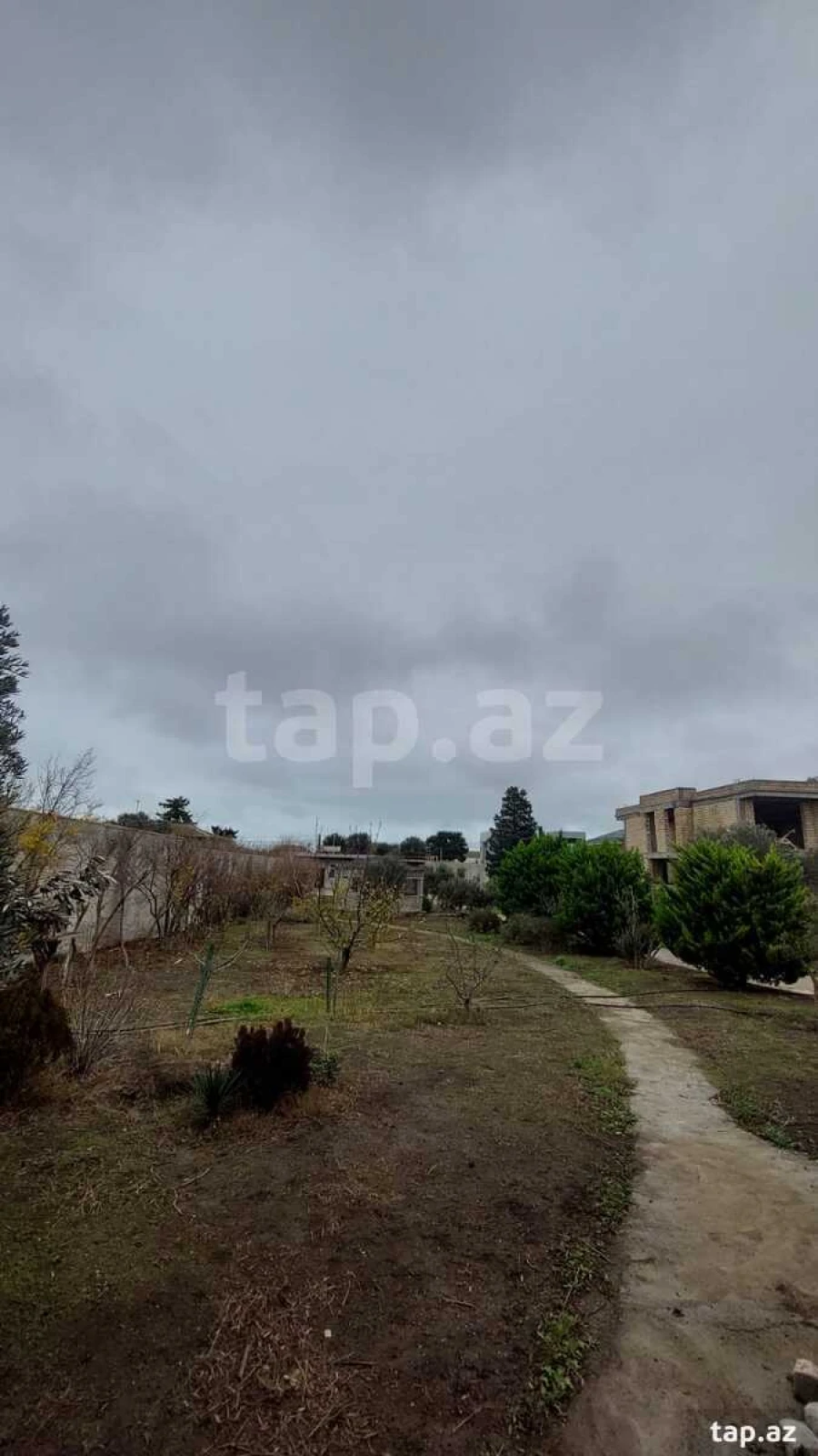 Satılır 8 otaqlı həyət evi 528 m²