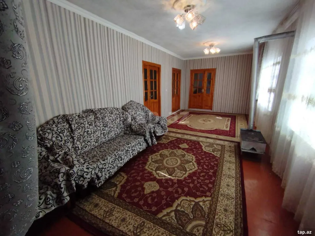 Satılır 5 otaqlı həyət evi