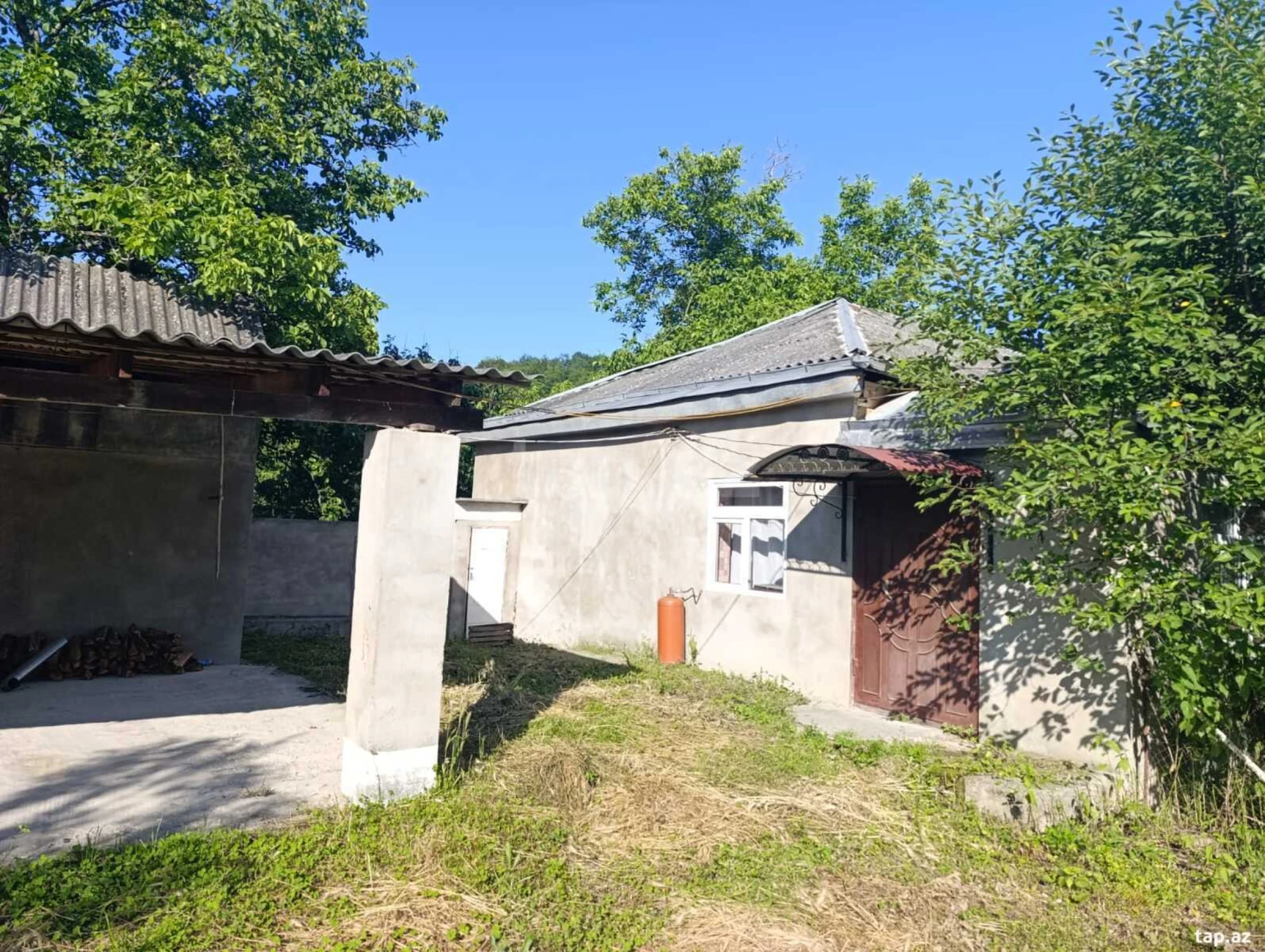 Satılır 5 otaqlı həyət evi