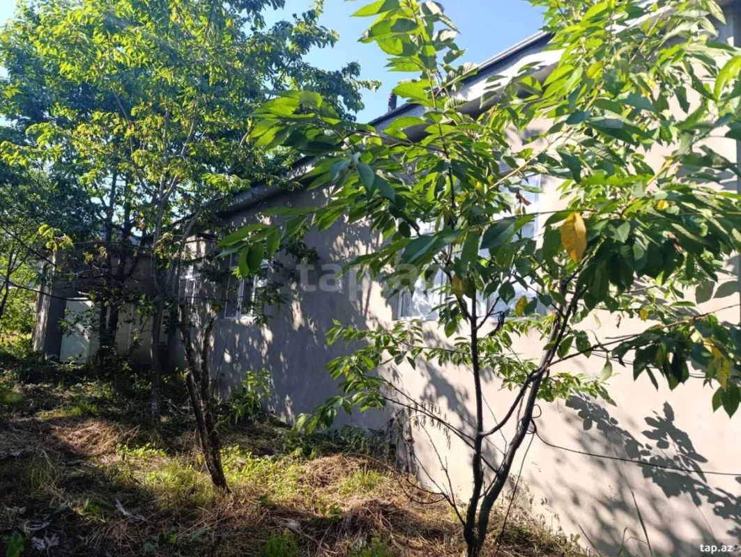 Satılır 5 otaqlı həyət evi