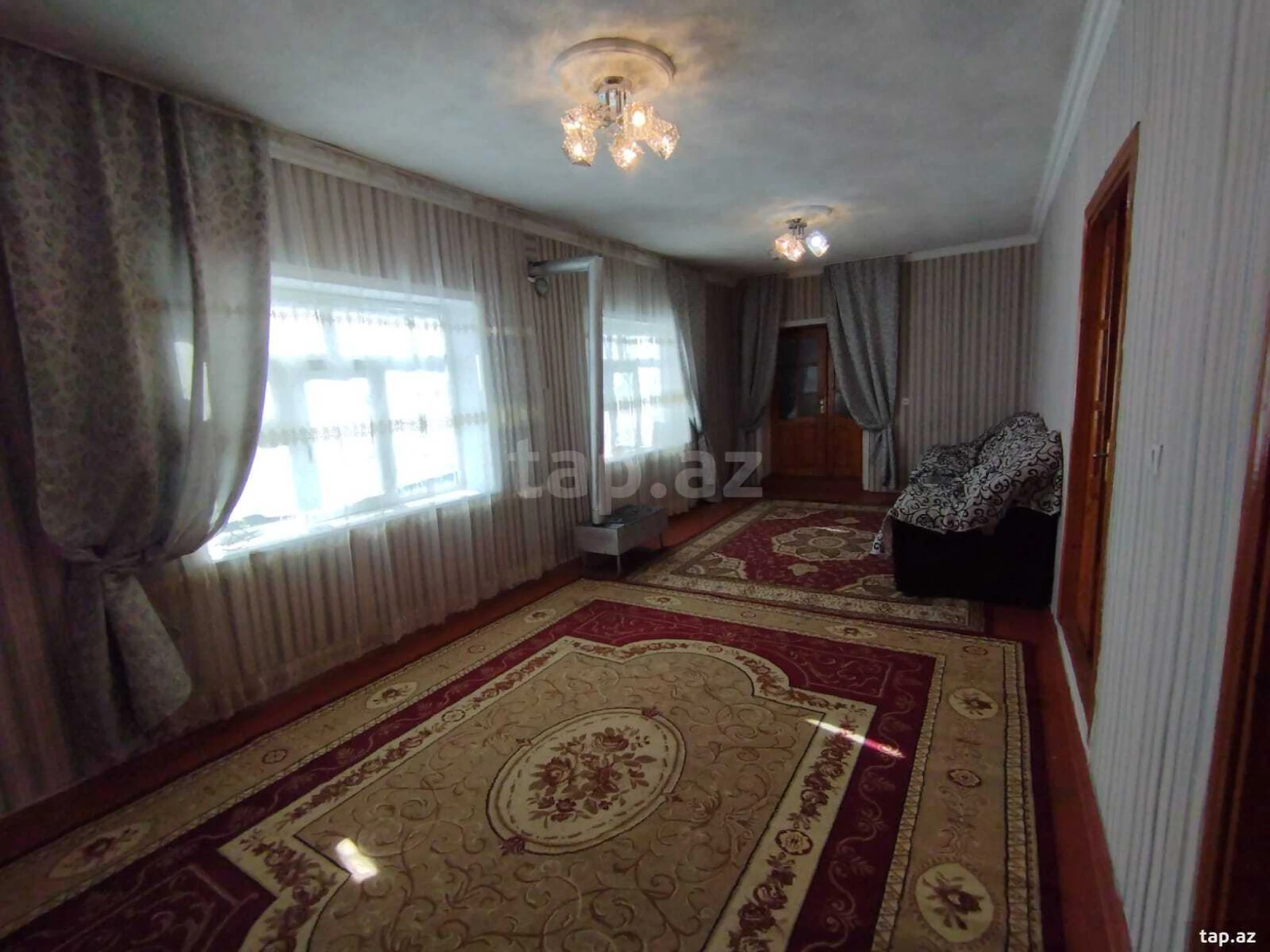 Satılır 5 otaqlı həyət evi