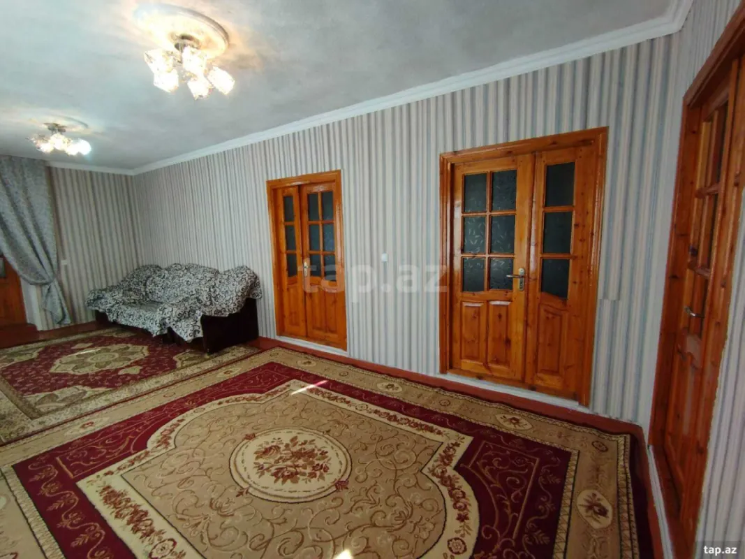 Satılır 5 otaqlı həyət evi