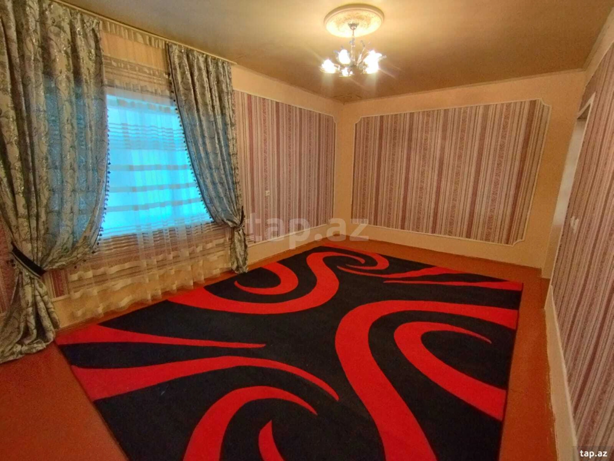 Satılır 5 otaqlı həyət evi