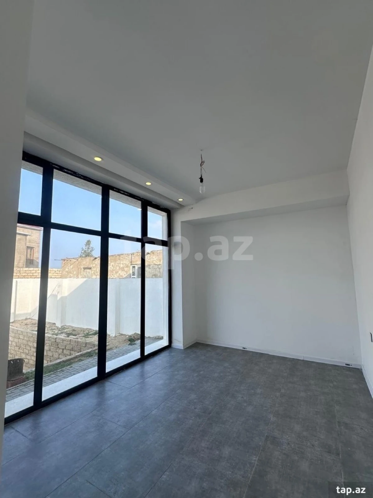 Satılır 4 otaqlı həyət evi