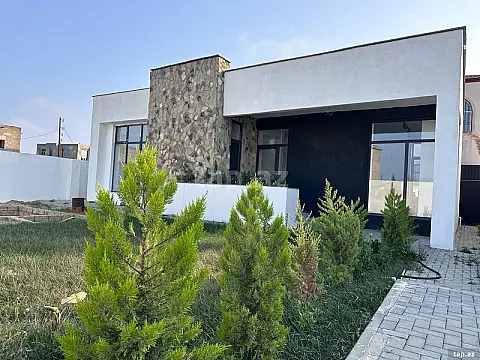 Satılır 4 otaqlı həyət evi