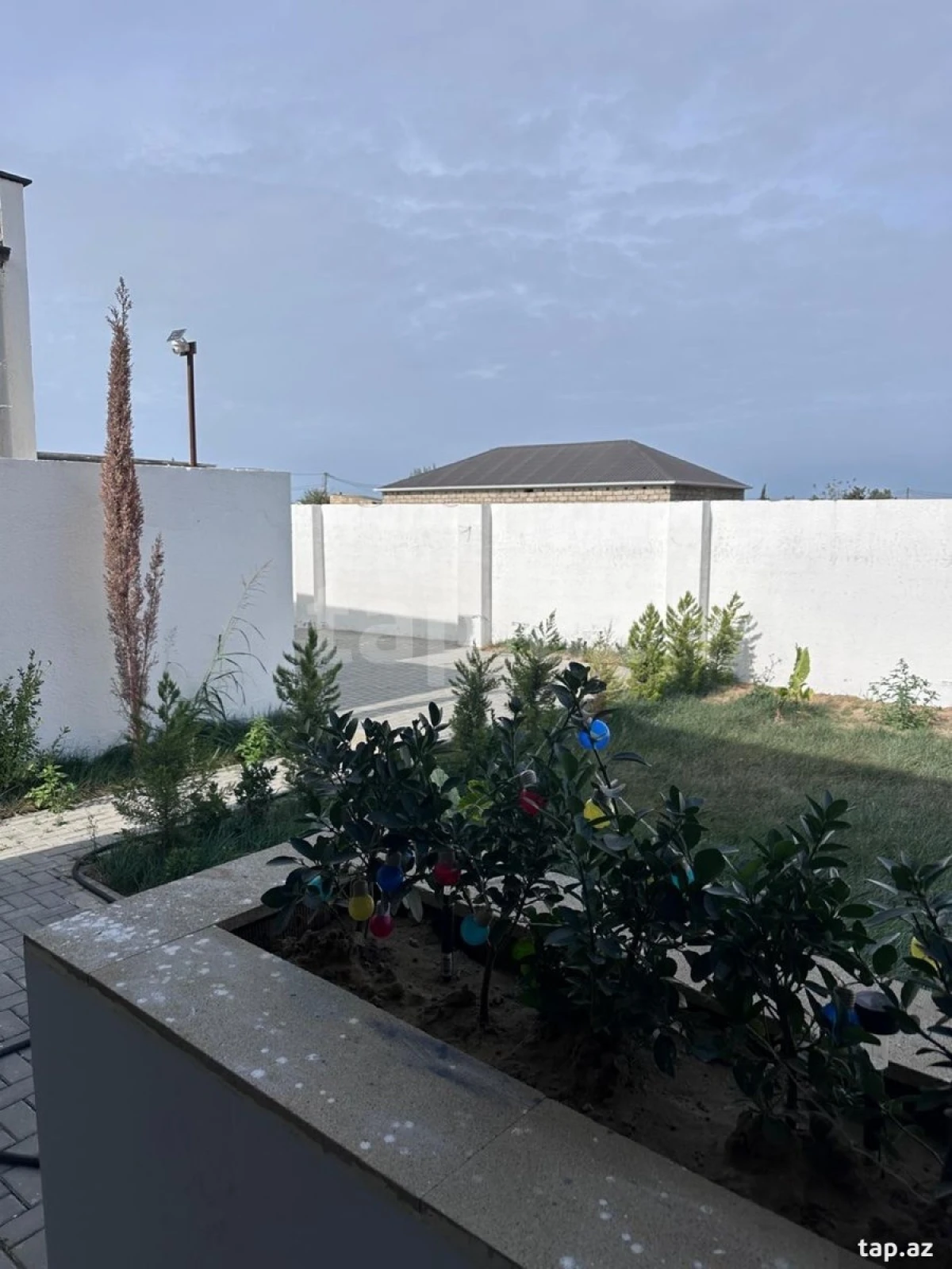 Satılır 4 otaqlı həyət evi