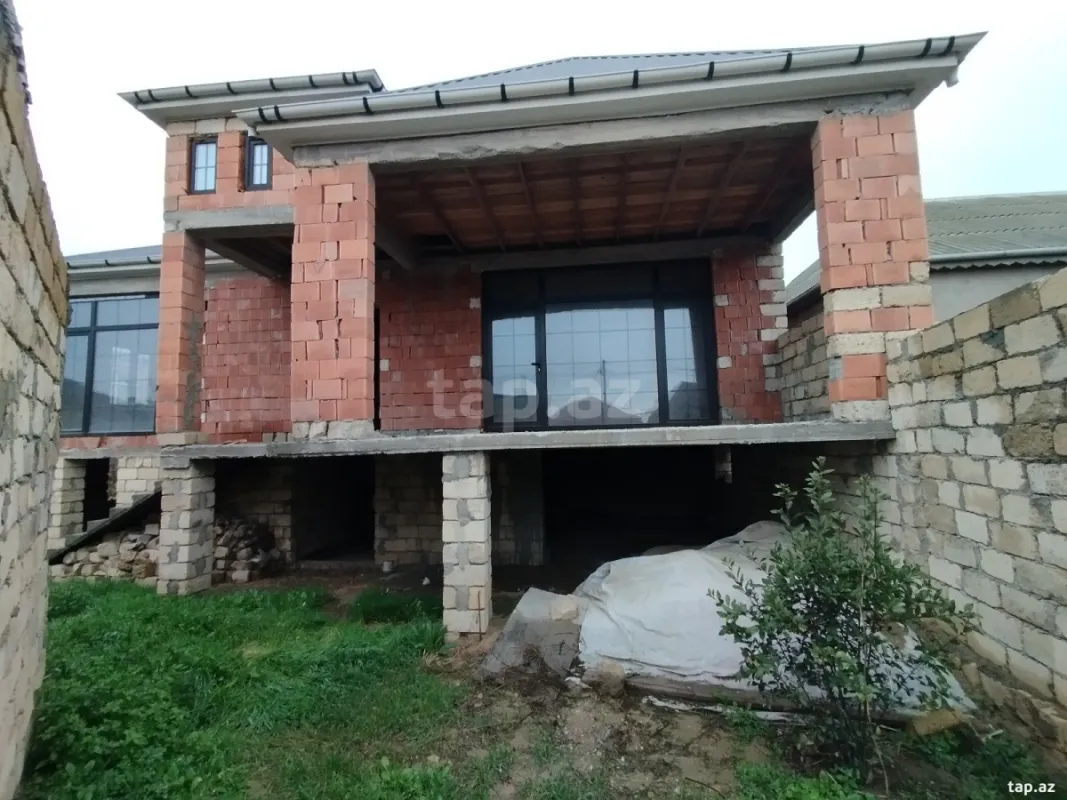 Satılır 5 otaqlı həyət evi