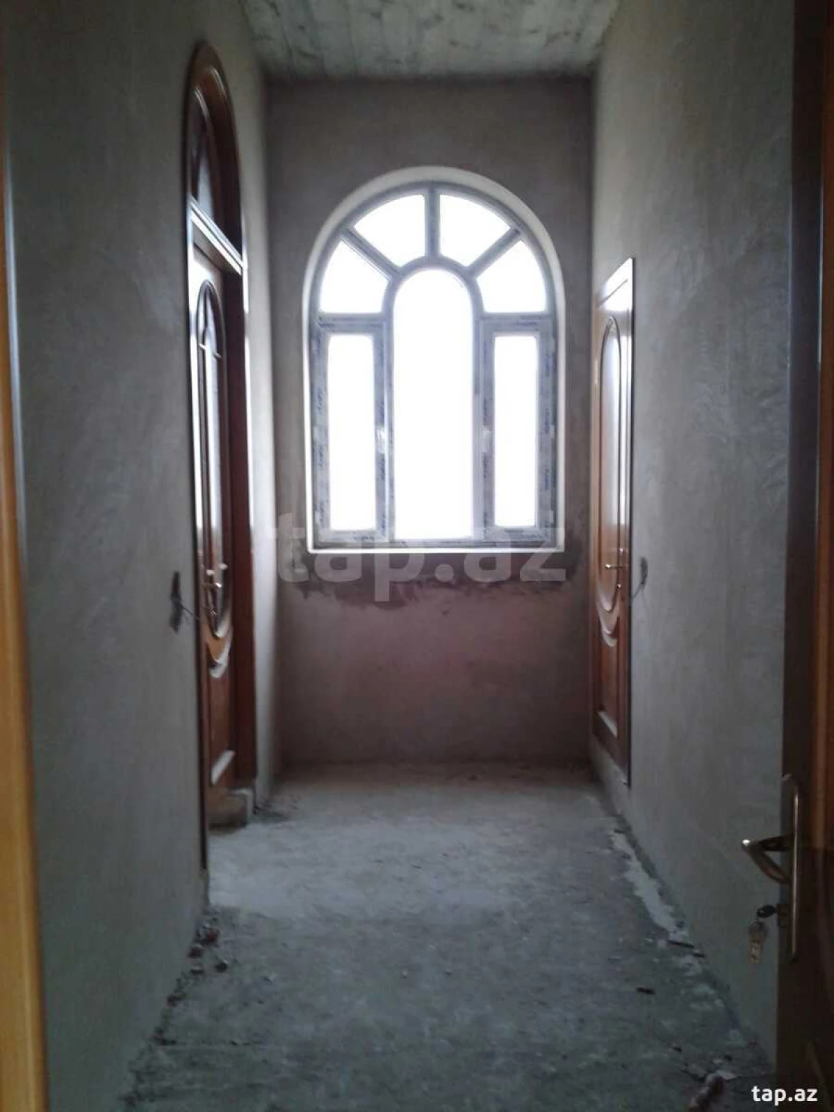 Satılır 6 otaqlı həyət evi 540 m²